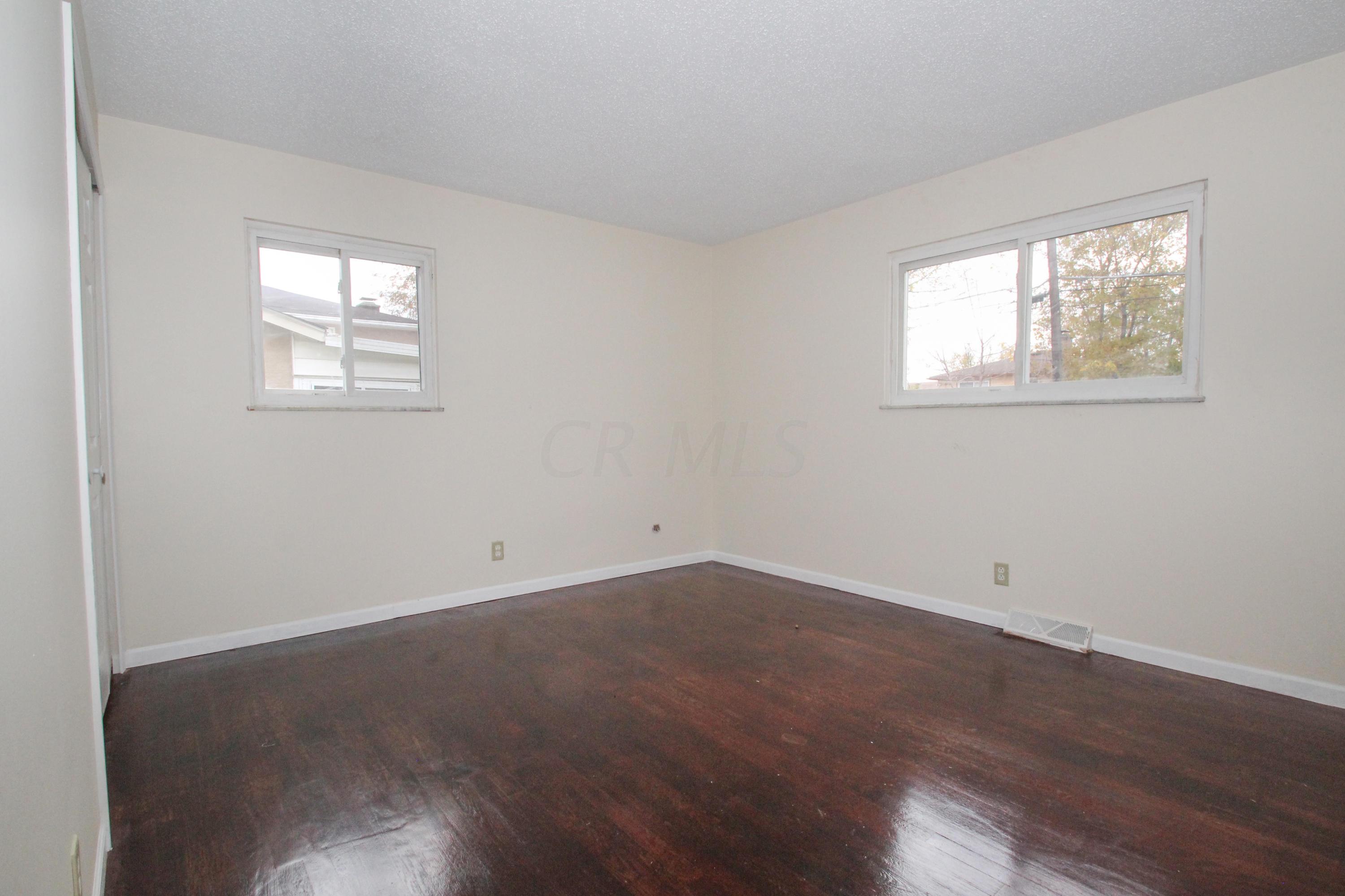 4835 Manitoba Road Columbus, OH 43229 - Photo 12 of 29 Gallery Image 12