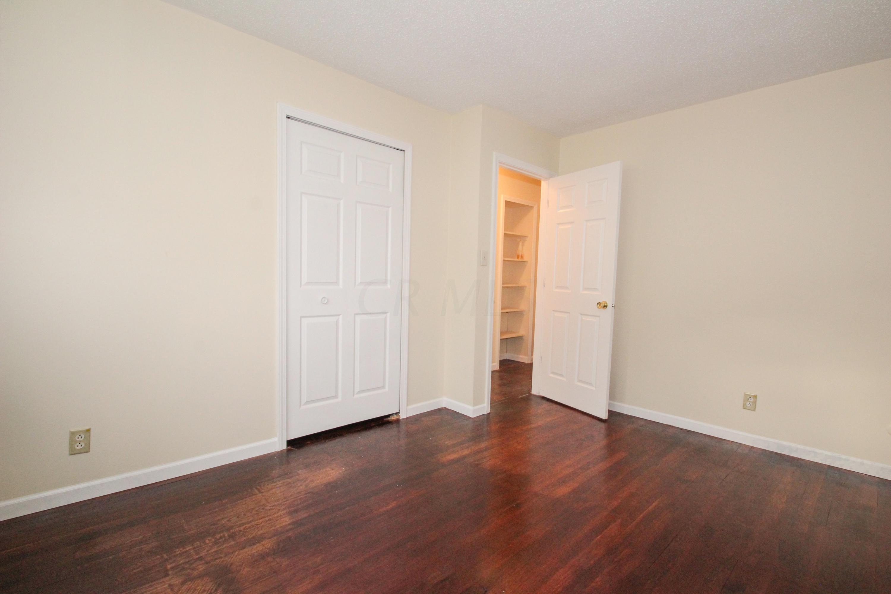 4835 Manitoba Road Columbus, OH 43229 - Photo 13 of 29 Gallery Image 13