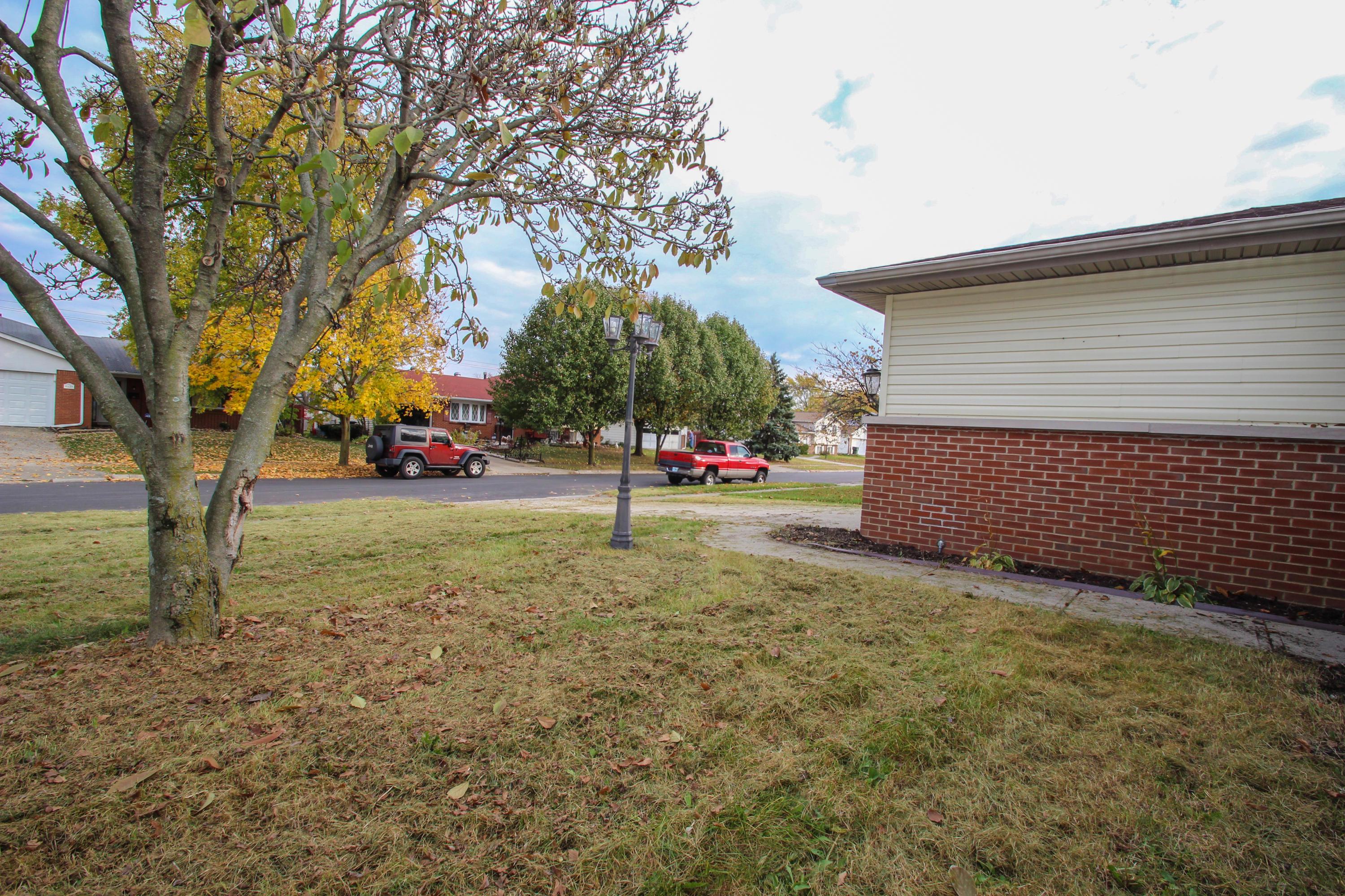 4835 Manitoba Road Columbus, OH 43229 - Photo 3 of 29 Gallery Image 3
