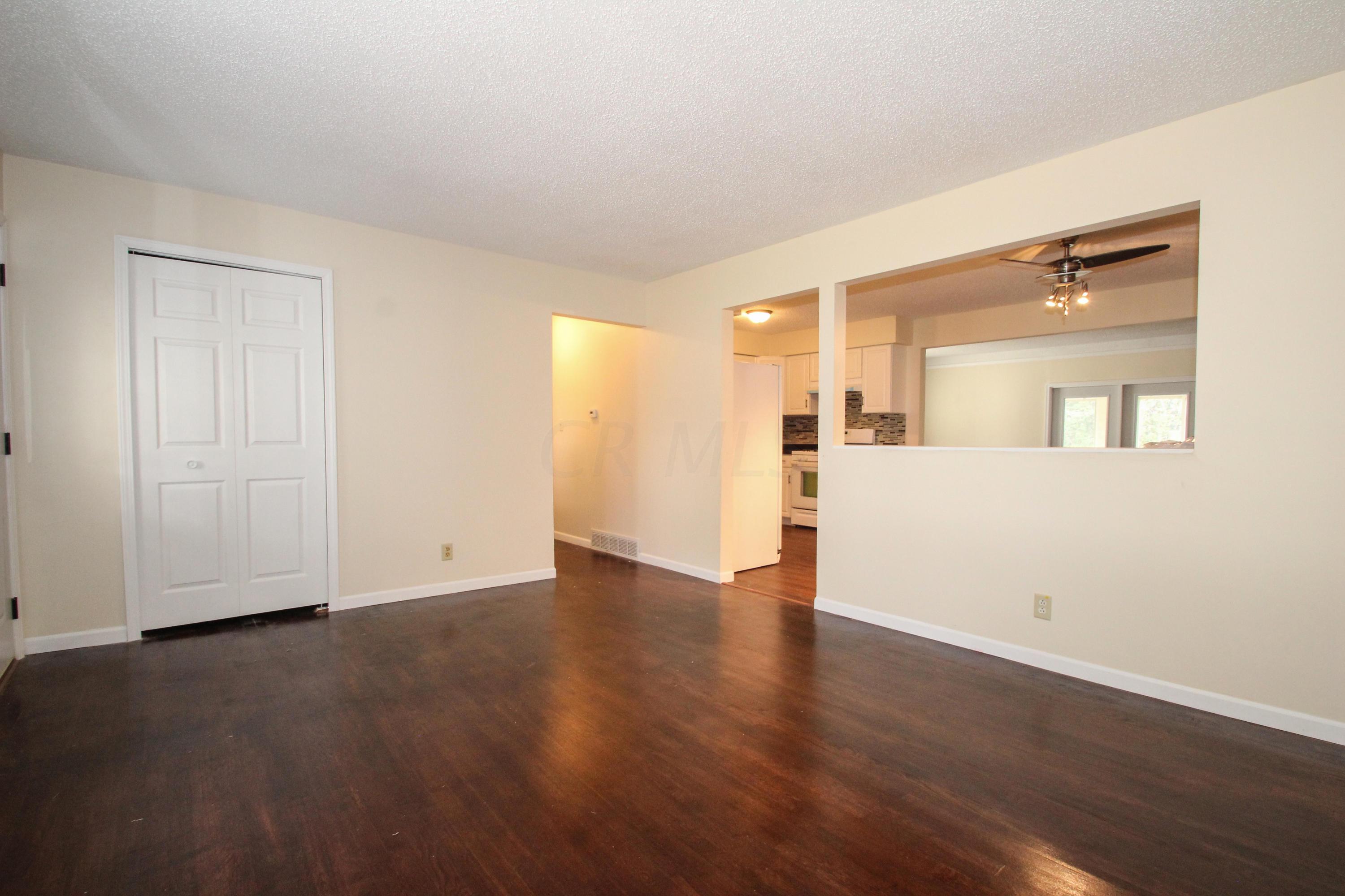 4835 Manitoba Road Columbus, OH 43229 - Photo 5 of 29 Gallery Image 5