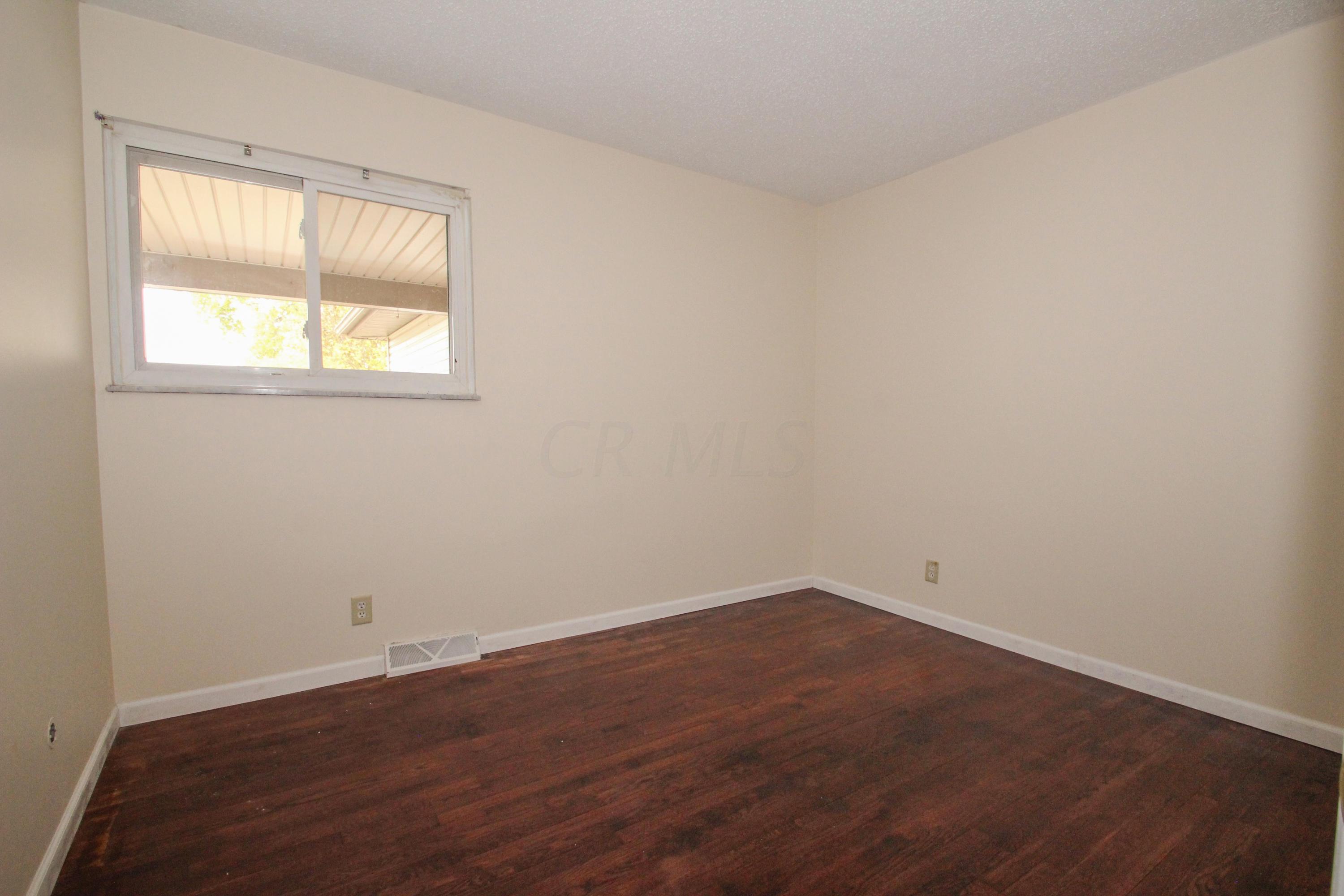 4835 Manitoba Road Columbus, OH 43229 - Photo 10 of 29 Gallery Image 10