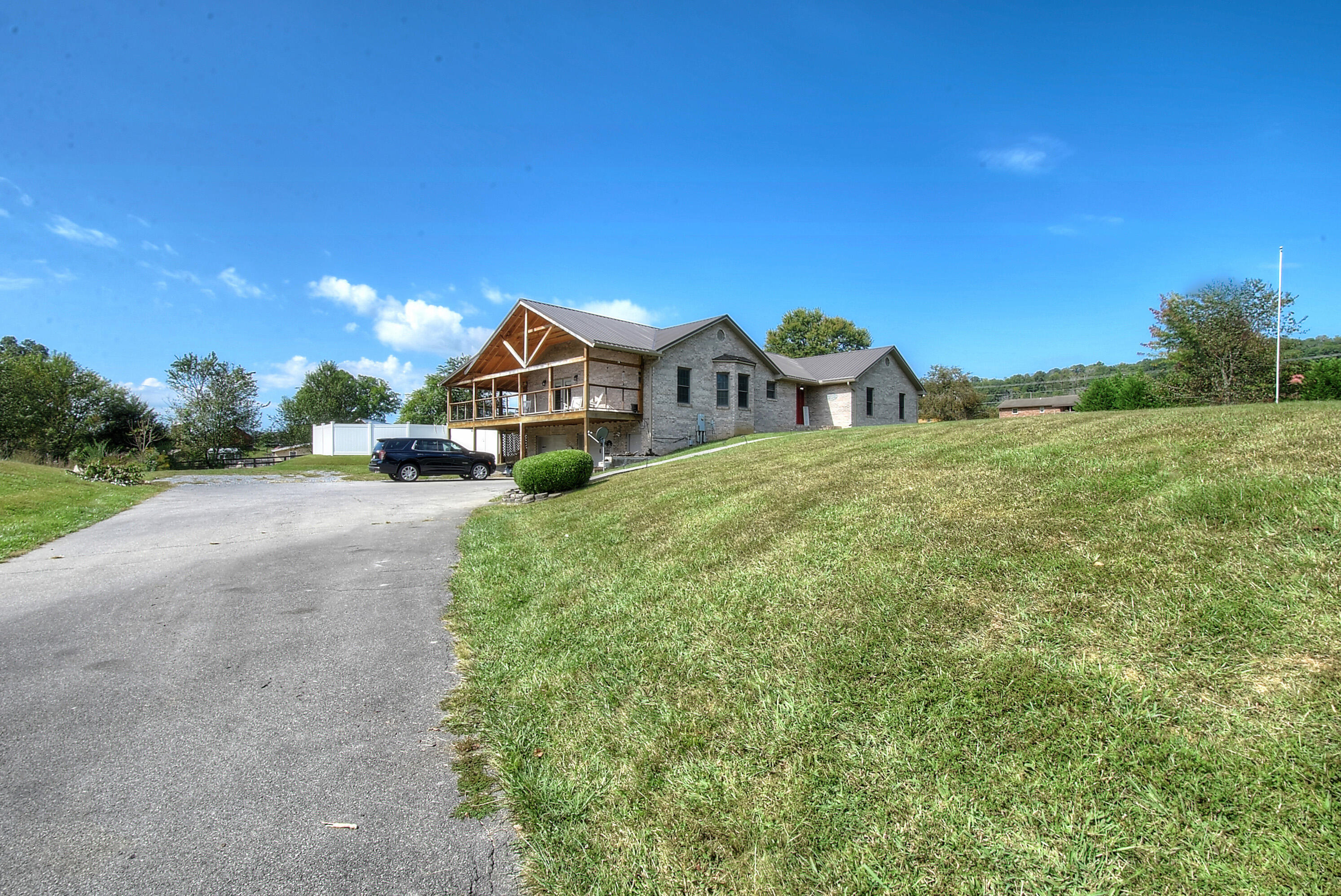 131 Saylor Road Gray, TN 37615 - Photo 3 of 48 5