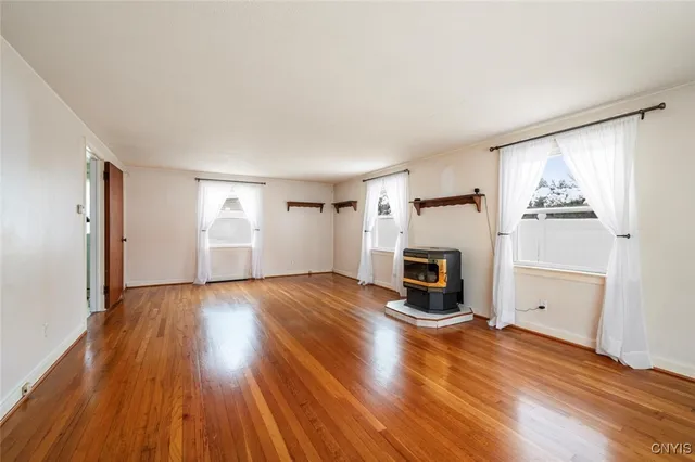 $199,999 | 123 Roosevelt Drive, Utica, NY 13502