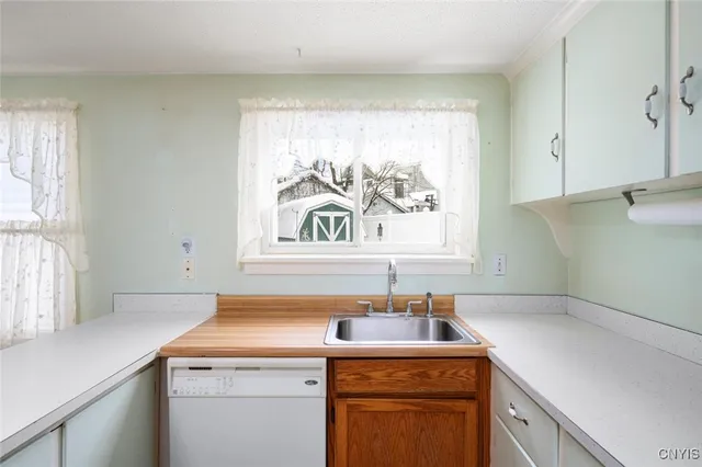 $199,999 | 123 Roosevelt Drive, Utica, NY 13502