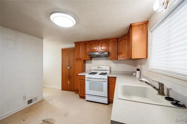 $199,999 | 123 Roosevelt Drive, Utica, NY 13502