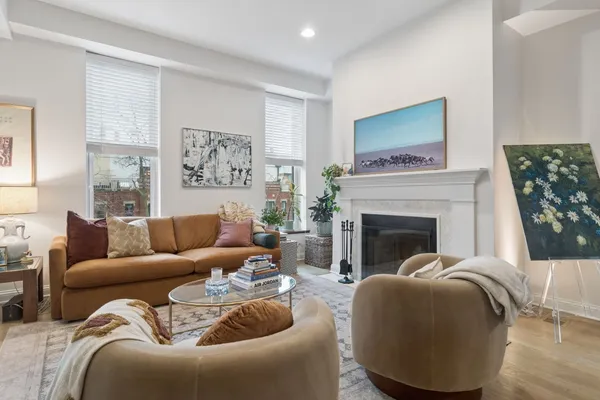 $4,500 | 1667 North Bissell Street, Unit 2, Chicago, IL 60614