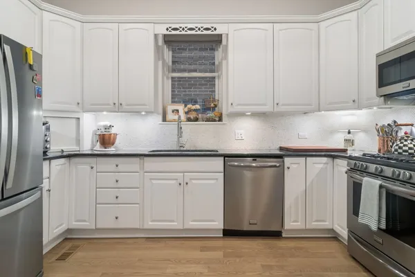 $4,500 | 1667 North Bissell Street, Unit 2, Chicago, IL 60614