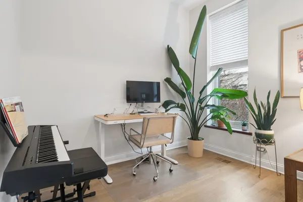 $4,500 | 1667 North Bissell Street, Unit 2, Chicago, IL 60614