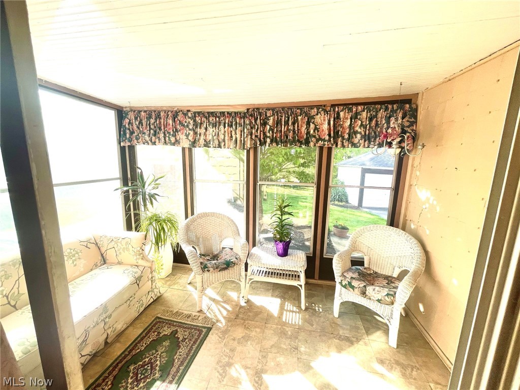 3987 Delmore Road Cleveland Heights, OH 44121 - Photo 9 of 28