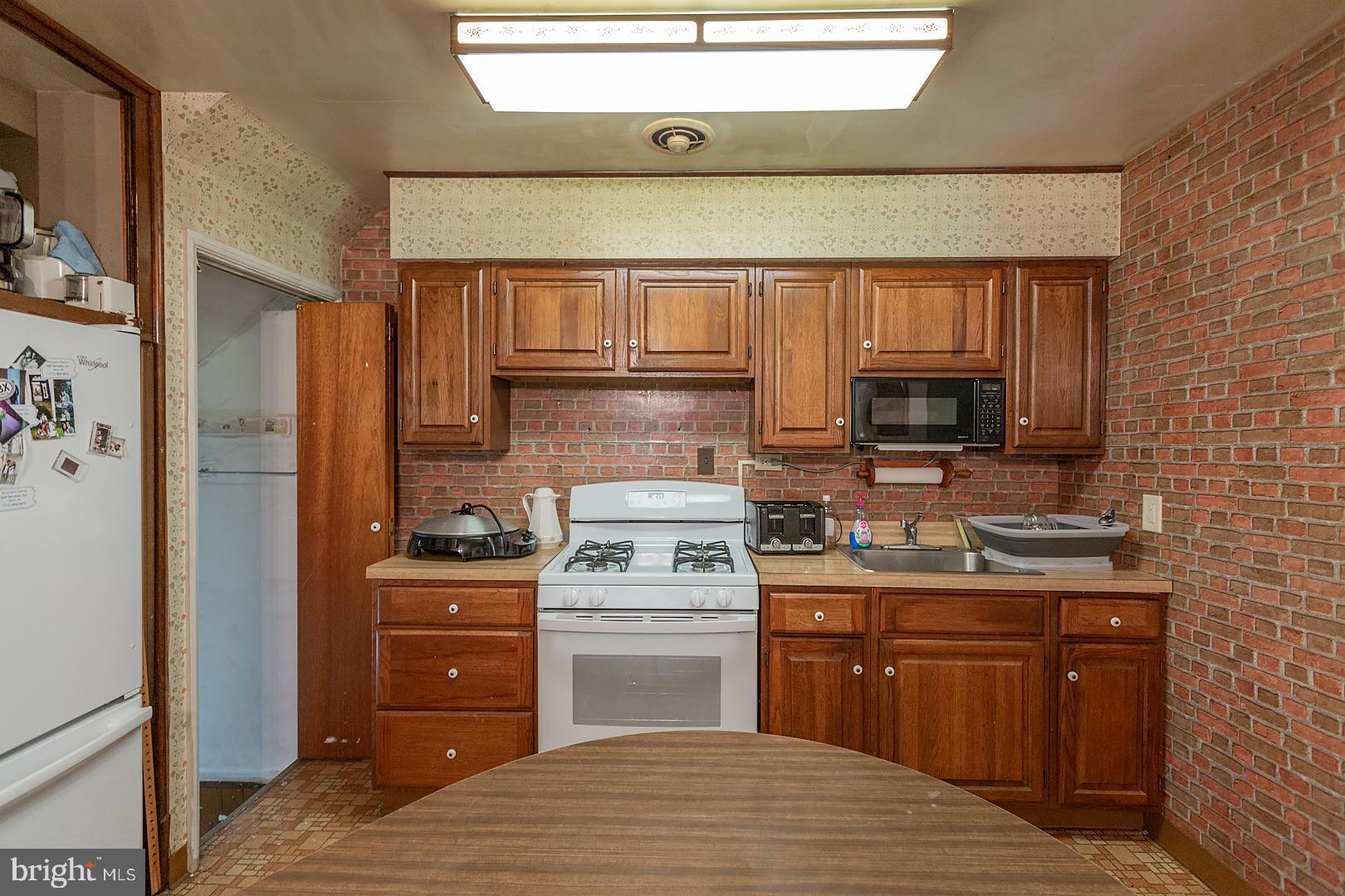 246 Charles Road Lancaster, PA 17603 - Photo 15 of 38 Gallery Image 15