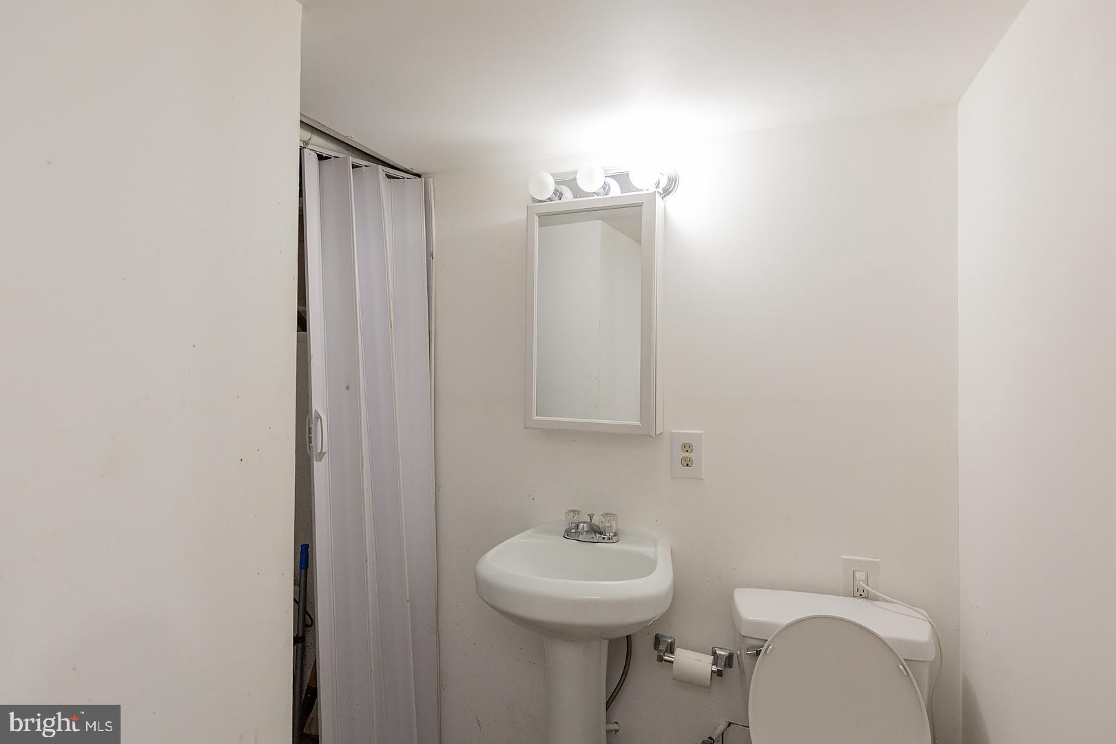 246 Charles Road Lancaster, PA 17603 - Photo 31 of 38 Gallery Image 31