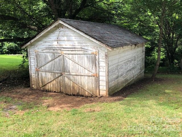 2169 Watson Road Lenoir, NC 28645 - Photo 5 of 16 Gallery Image 5