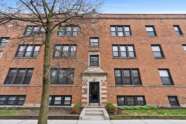 $284,500 | 1525 West Cullom Avenue, Unit G, Chicago, IL 60613