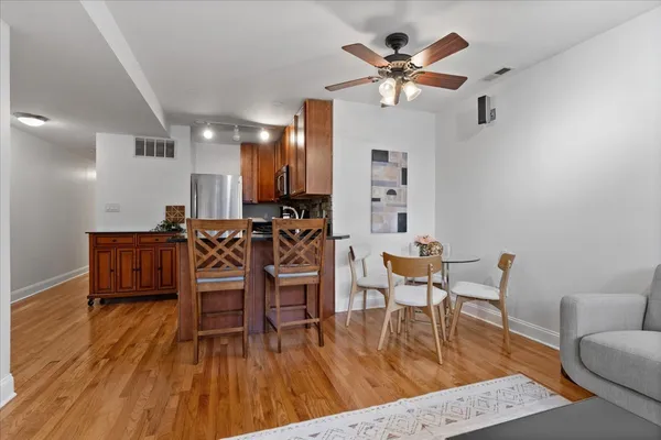 $284,500 | 1525 West Cullom Avenue, Unit G, Chicago, IL 60613
