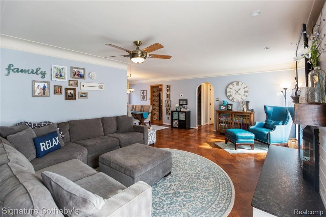 290 Stephens Road Grosse Pointe, MI 48236 - Photo 18 of 36 8.jpg