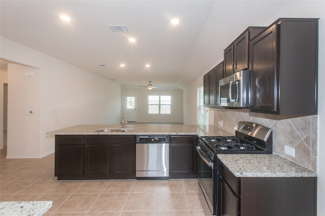 5717 Southerner Way Austin, TX 78747 - Photo 3 of 17