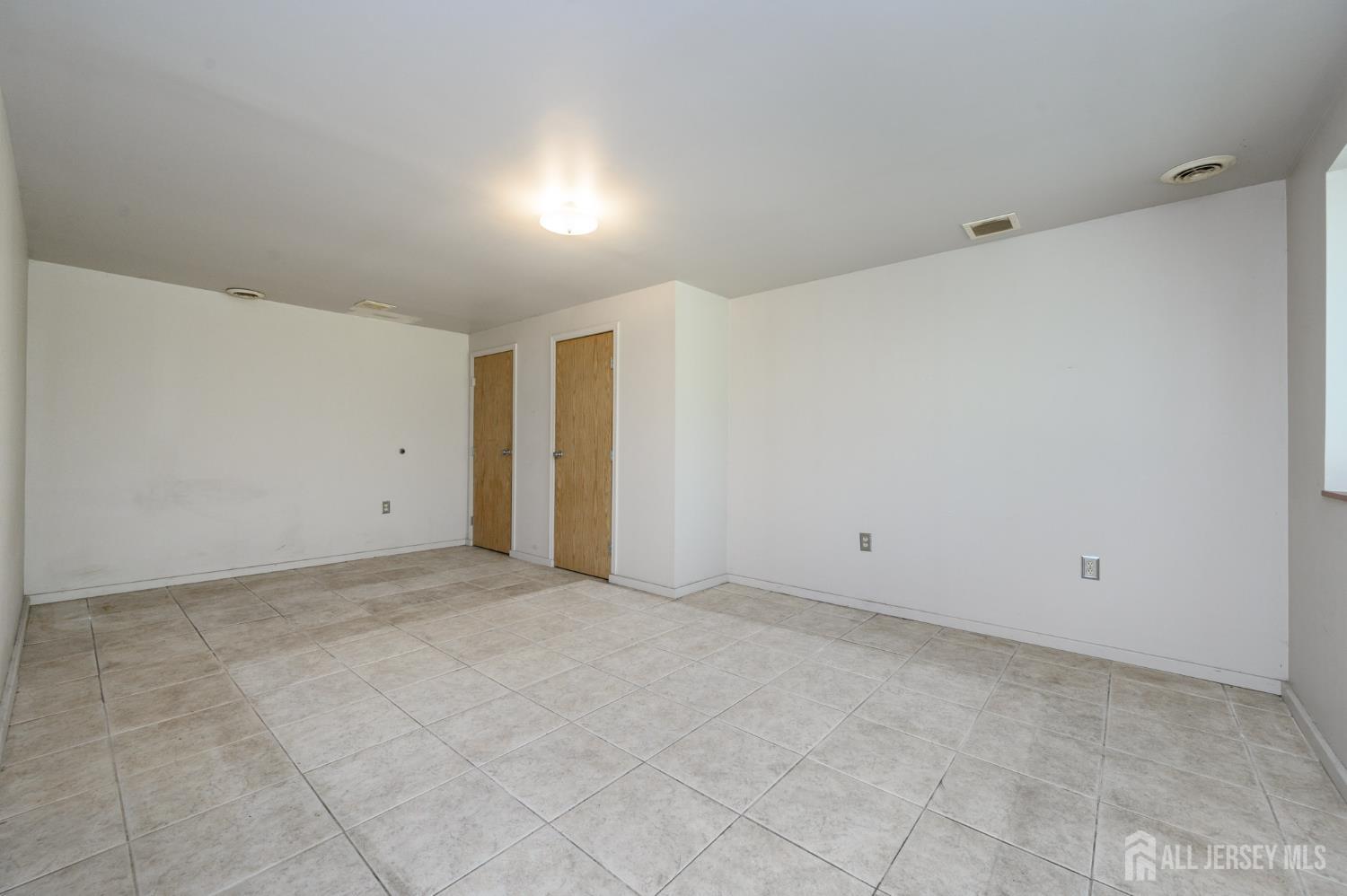 784 Yardville Hamilton Square Road Hamilton, NJ 08691 - Photo 6 of 47 a view of an empty room
