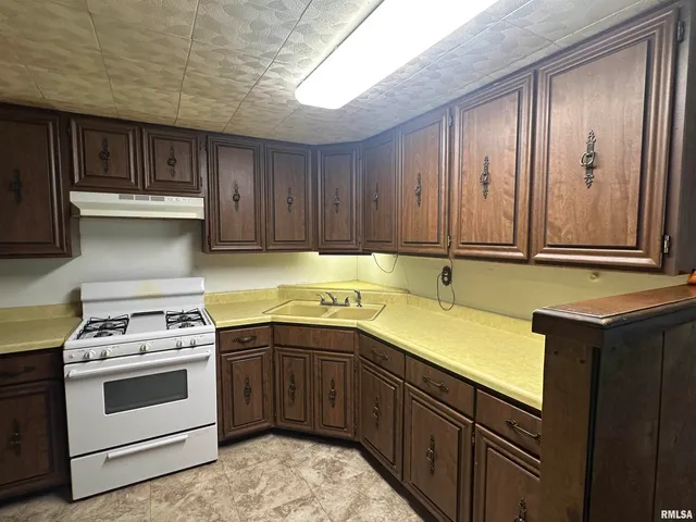 $99,000 | 338 Warren Road, Carbondale, IL 62901