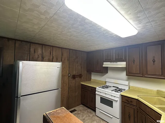 $99,000 | 338 Warren Road, Carbondale, IL 62901