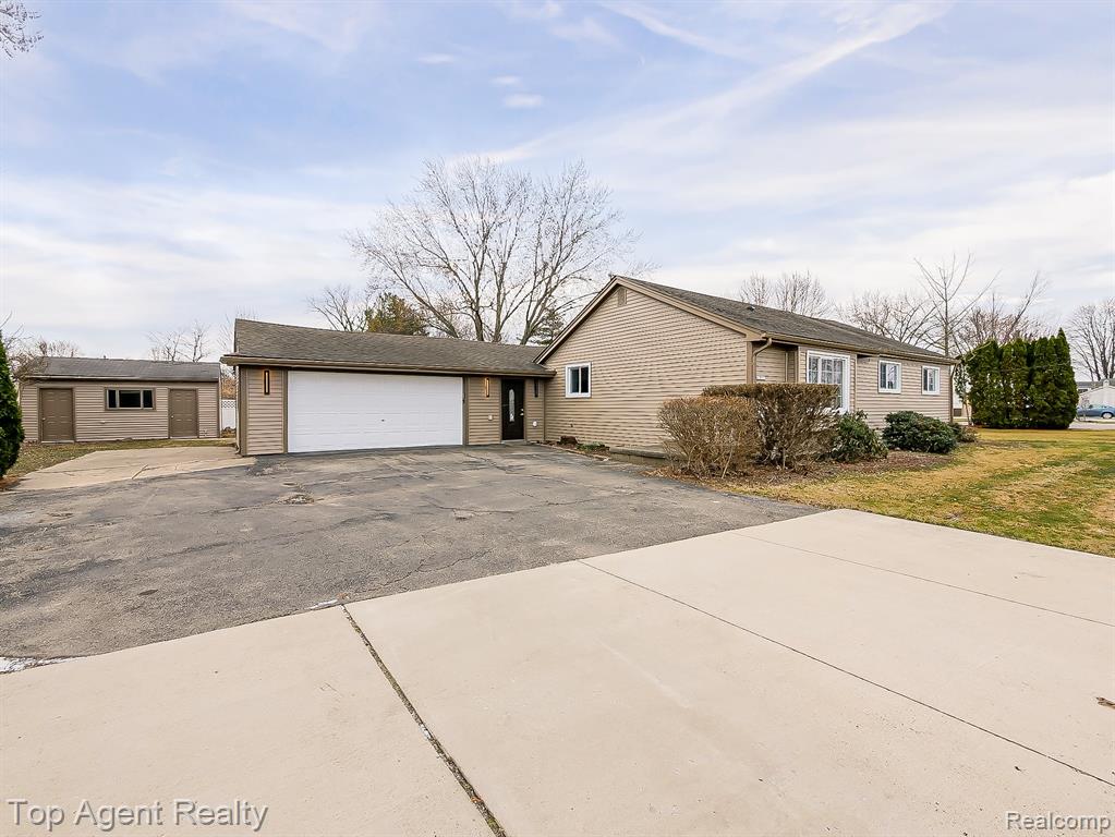 20580 21 Mile Road Macomb, MI 48044 - Photo 2 of 41