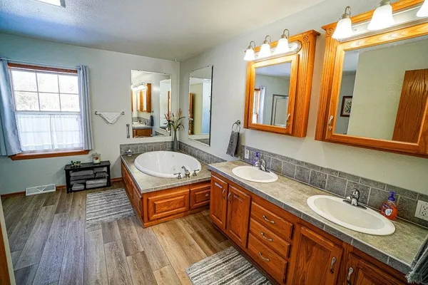 $750,000 | W4703 28th Street, Necedah, WI 54646