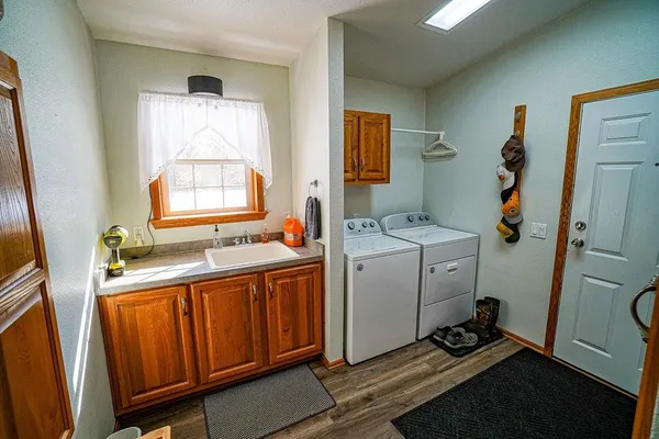 $750,000 | W4703 28th Street, Necedah, WI 54646