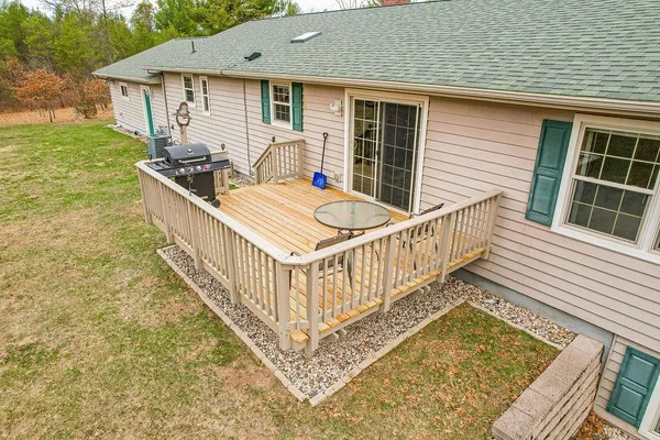 $750,000 | W4703 28th Street, Necedah, WI 54646