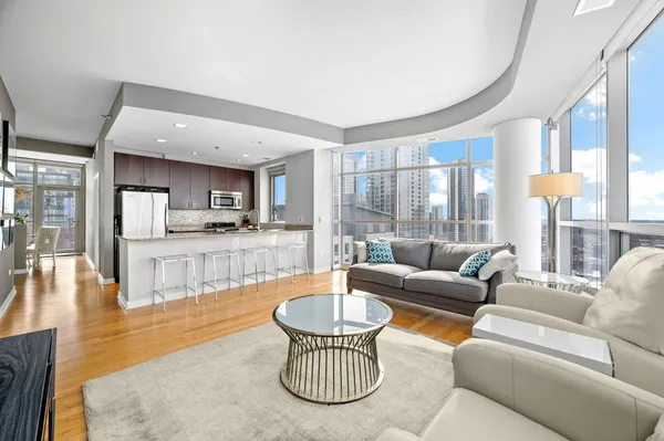 $585,000 | 303 West Ohio Street, Unit 2307, Chicago, IL 60654