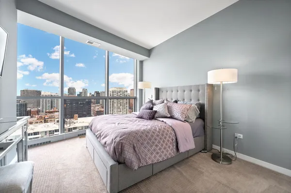 $585,000 | 303 West Ohio Street, Unit 2307, Chicago, IL 60654