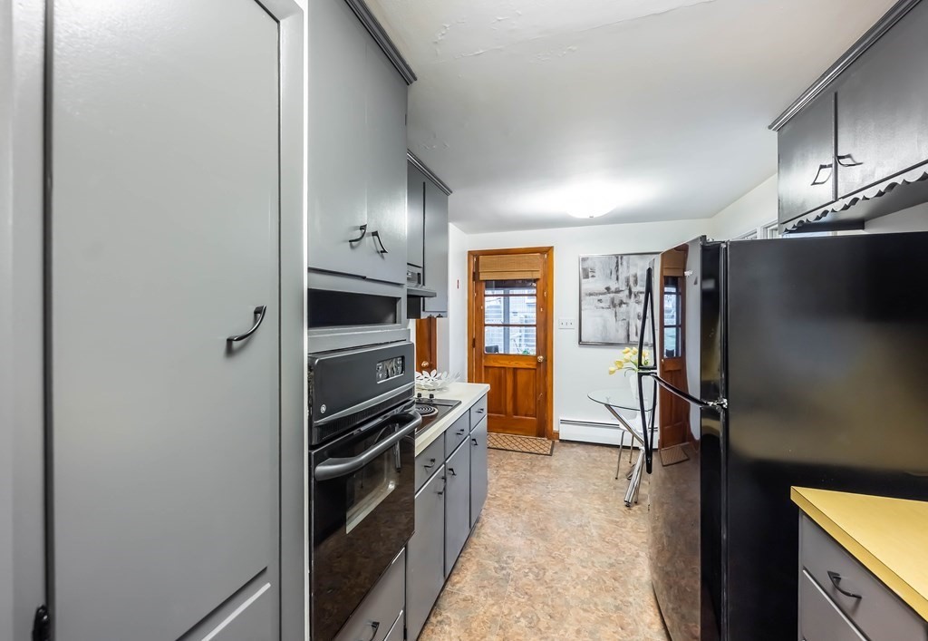 89 Chandler Road Andover, MA 01810 - Photo 11 of 22 Gallery Image 11