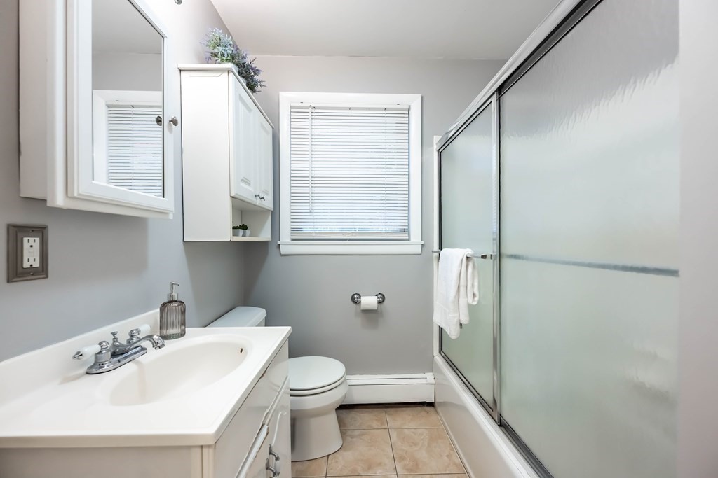 89 Chandler Road Andover, MA 01810 - Photo 17 of 22 Gallery Image 17