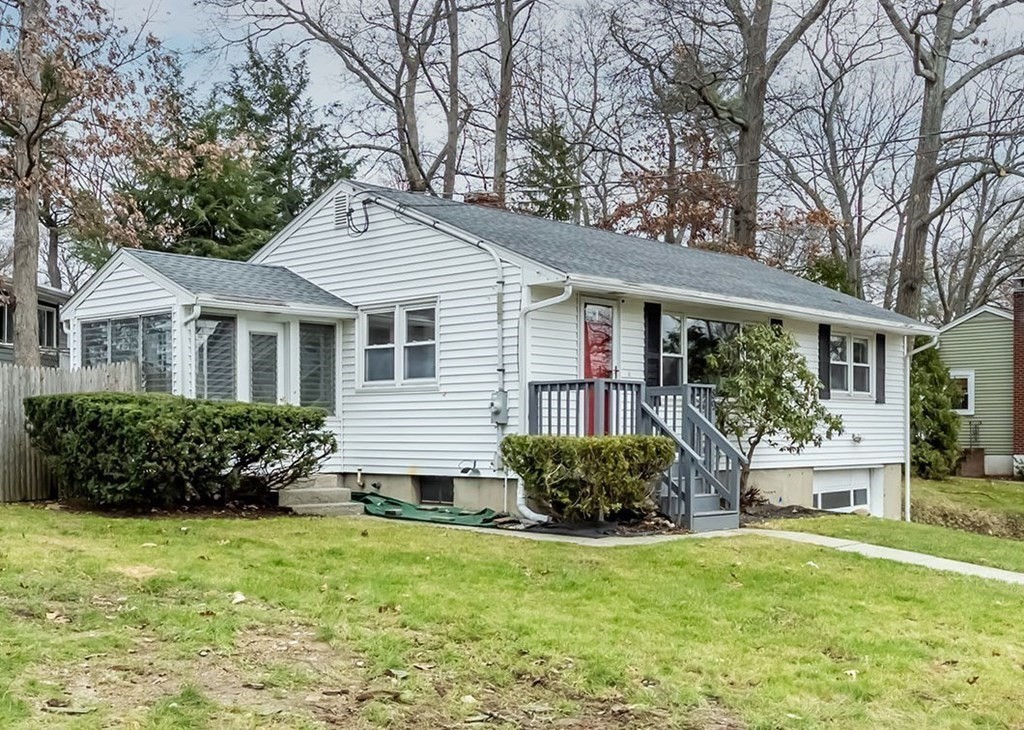 89 Chandler Road Andover, MA 01810 - Photo 2 of 22 Gallery Image 2