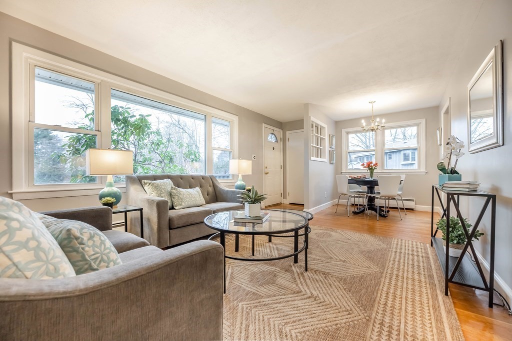 89 Chandler Road Andover, MA 01810 - Photo 5 of 22 Gallery Image 5