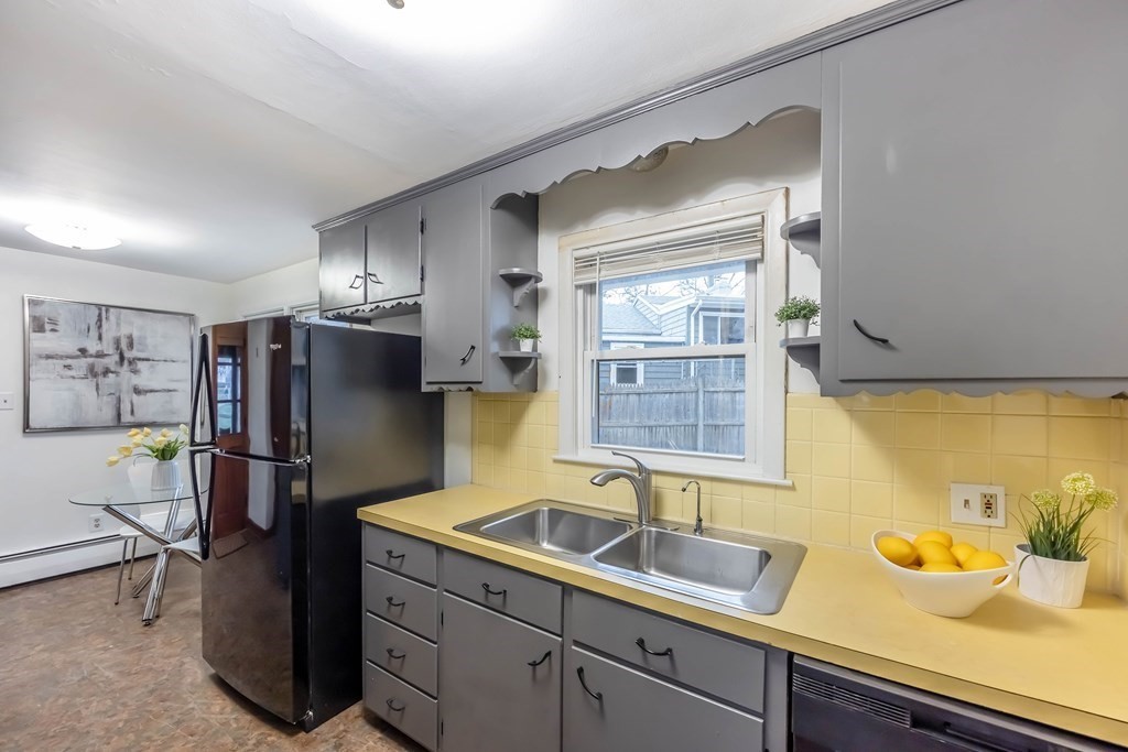 89 Chandler Road Andover, MA 01810 - Photo 10 of 22 Gallery Image 10