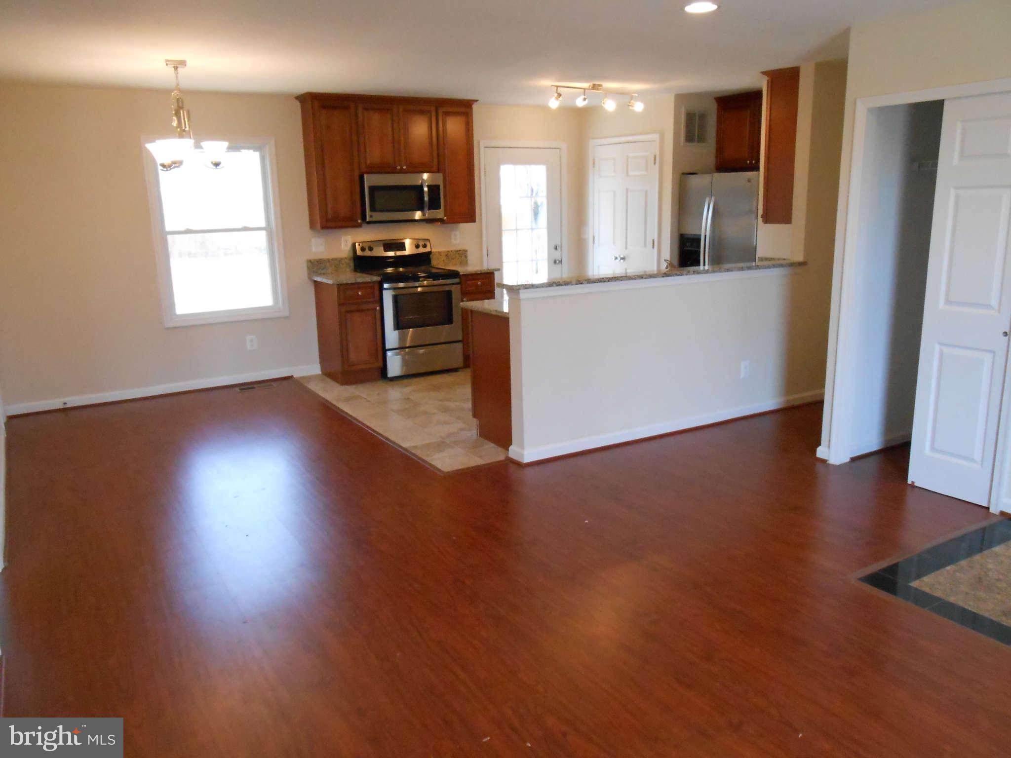 209 West Beech Road Sterling, VA 20164 - Photo 3 of 17 Interior (General)