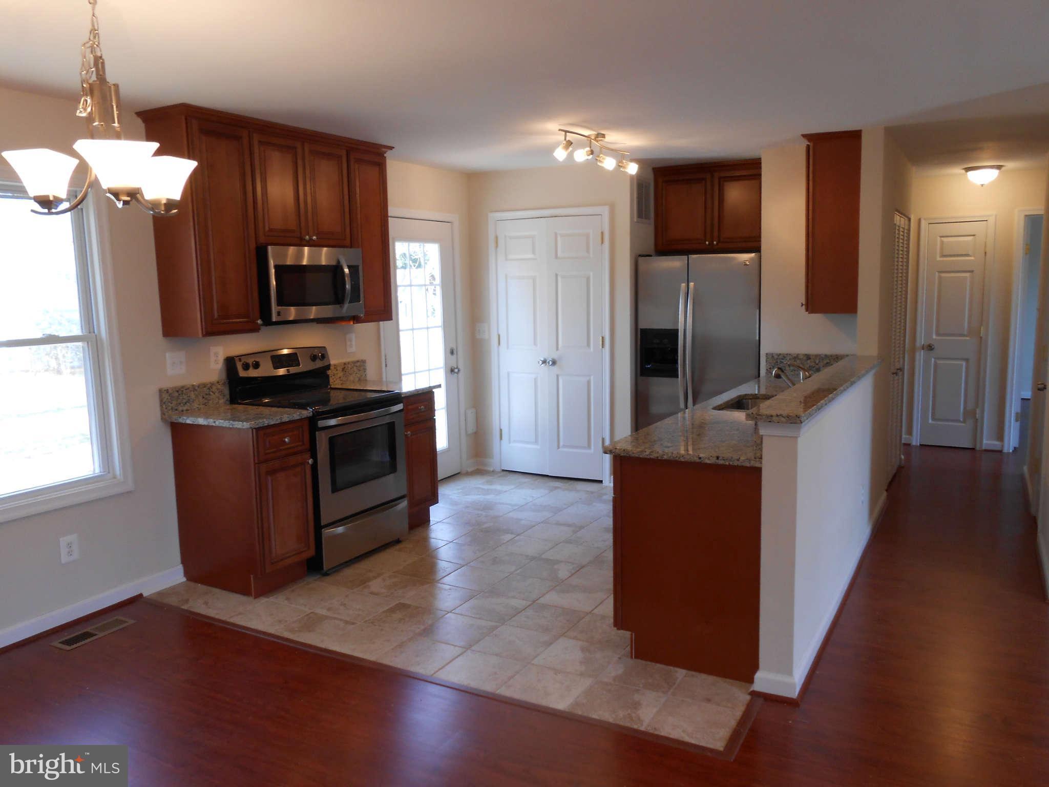 209 West Beech Road Sterling, VA 20164 - Photo 4 of 17 Kitchen