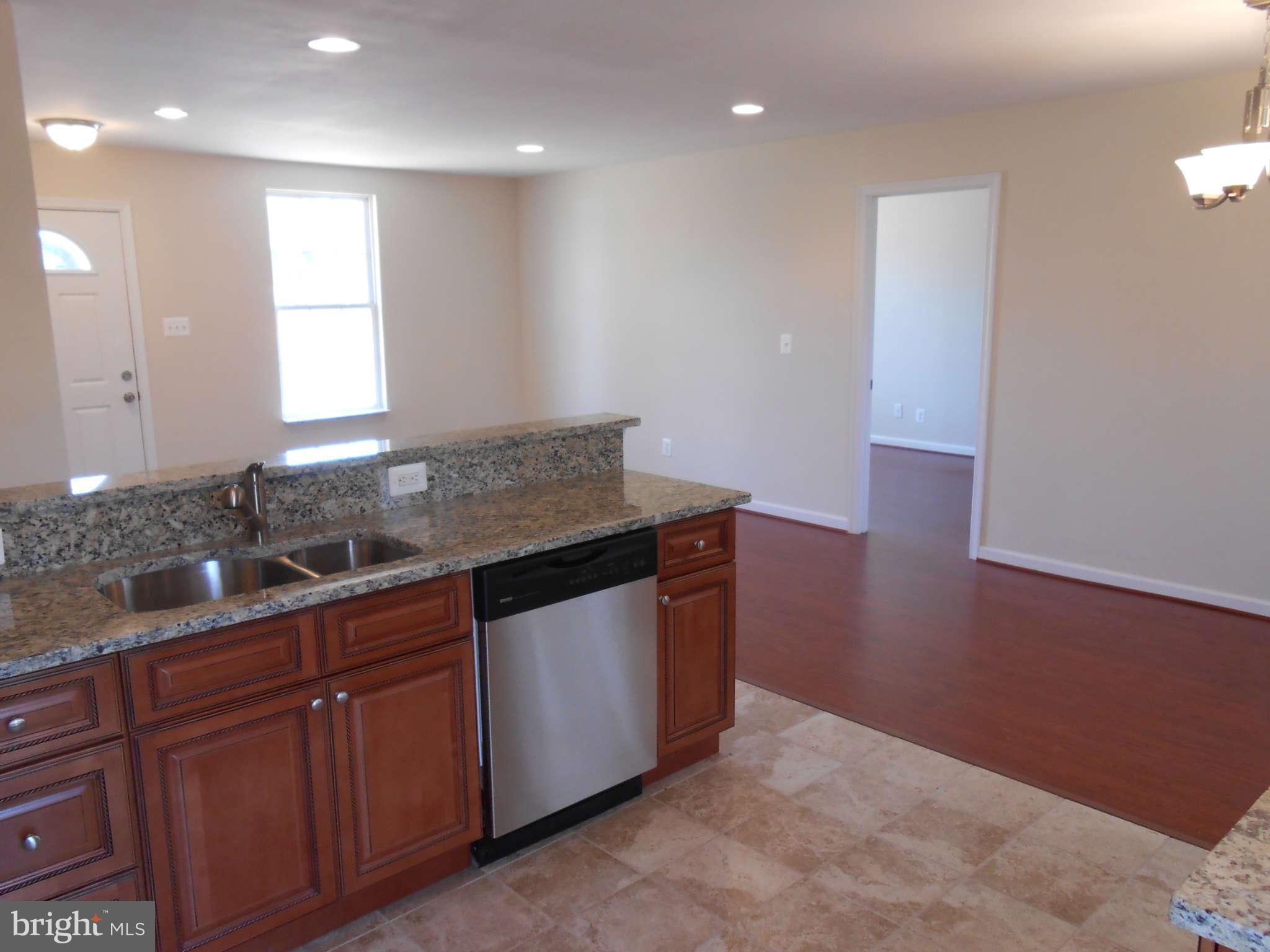 209 West Beech Road Sterling, VA 20164 - Photo 6 of 17 Interior (General)