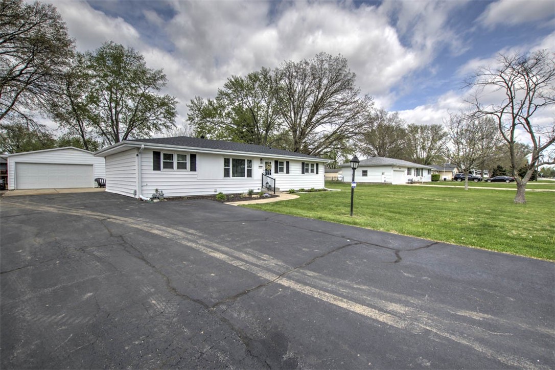 4638 East Hayden Court Decatur, IL 62521 - Photo 8 of 33 Gallery Image 8