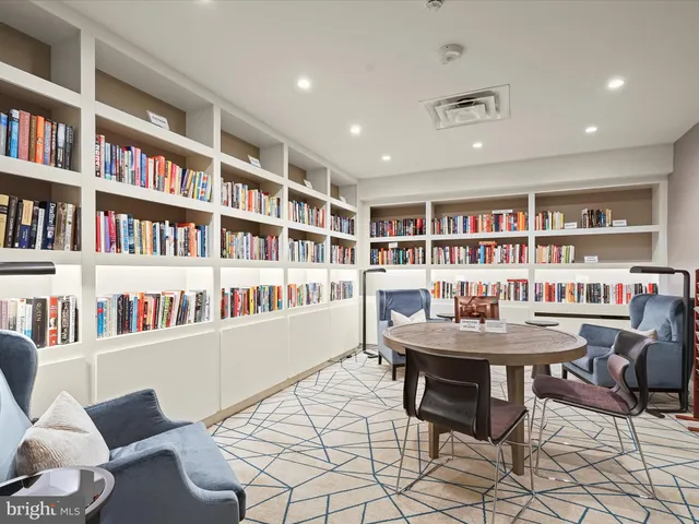 a view of a work space with furniture