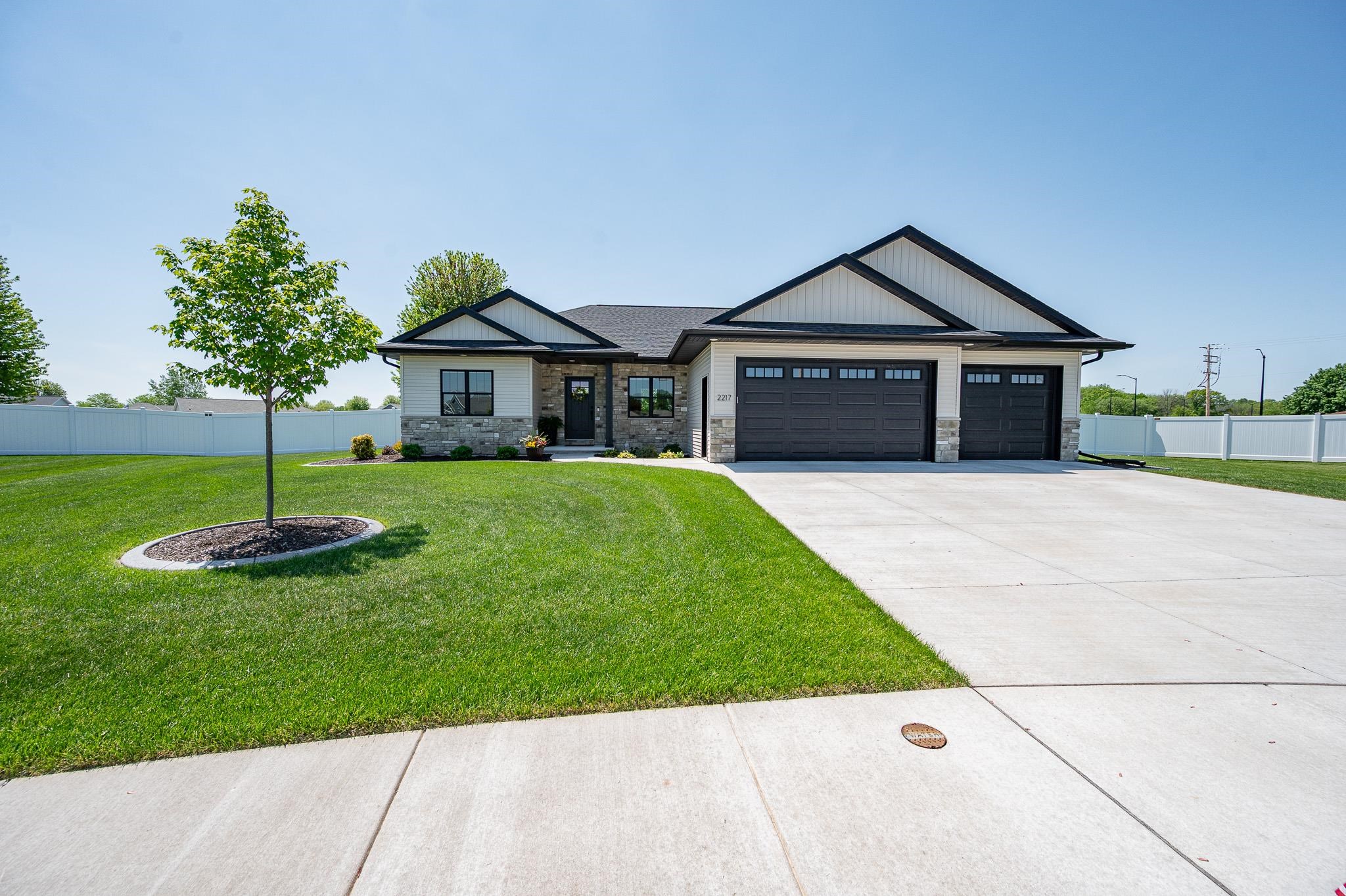 2217 Fox Point Court De Pere, WI 54115 - Photo 42 of 57
