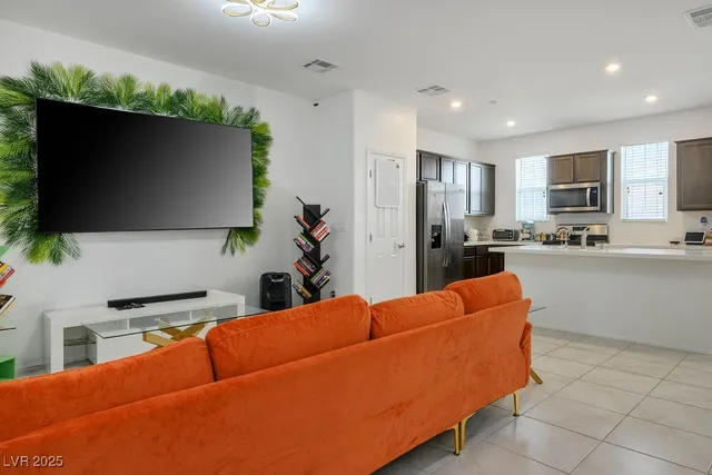 $1,675 | 611 Sedum Avenue, Henderson, NV 89015