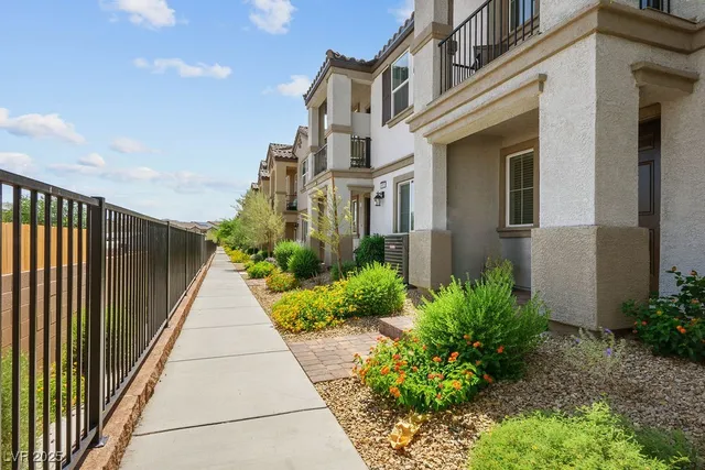 $1,675 | 611 Sedum Avenue, Henderson, NV 89015