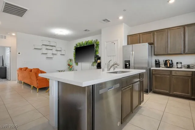 $1,675 | 611 Sedum Avenue, Henderson, NV 89015