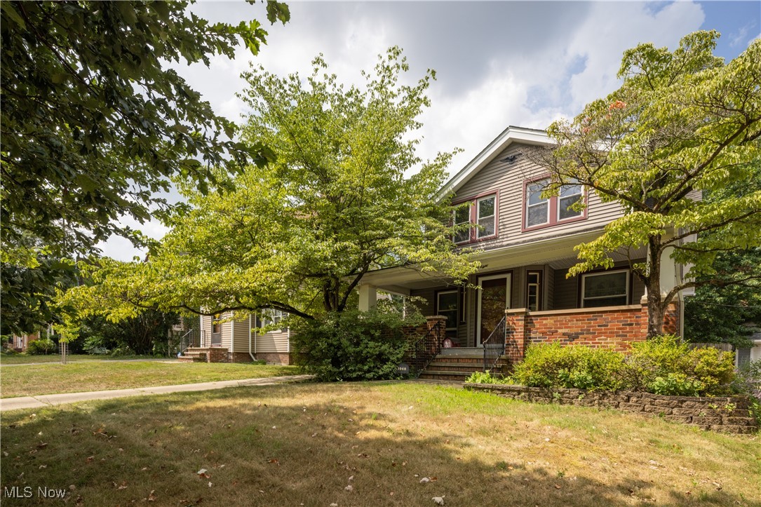 1048 Oxford Road Cleveland, OH 44121 - Photo 3 of 35 Gallery Image 3