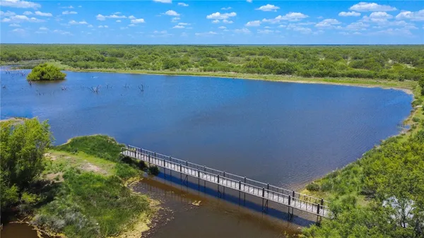 $7,269,000 | 767 Toquiny Lane, Carrizo Springs, TX 78834