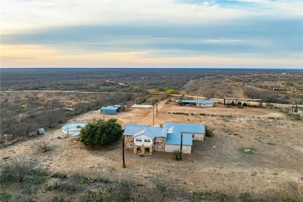 $7,269,000 | 767 Toquiny Lane, Carrizo Springs, TX 78834