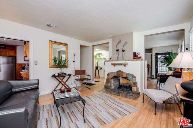 $1,829,000 | 516 North Bronson Avenue, Los Angeles, CA 90004