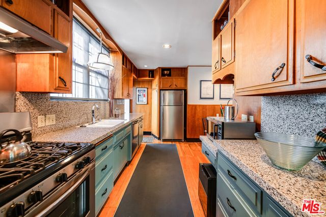 $1,829,000 | 516 North Bronson Avenue, Los Angeles, CA 90004