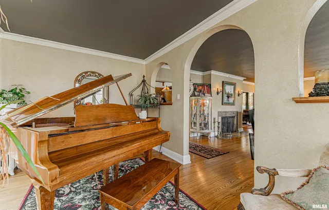 $398,000 | 417 North Union Street, Lincoln, IL 62656