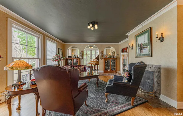 $398,000 | 417 North Union Street, Lincoln, IL 62656